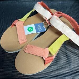 NWT Ladies Universal Thread Holden Platform Sport Sandals - Size 10